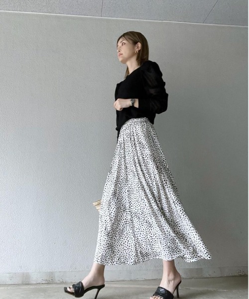 un dix cors（アンディコール）の「オトナ可愛い　2WAYシアーパワショルニット（ニット/セーター・レディース・ホワイト/ブラック/モスグリーン/サンドベージュ・FREE）」の9枚目の写真
