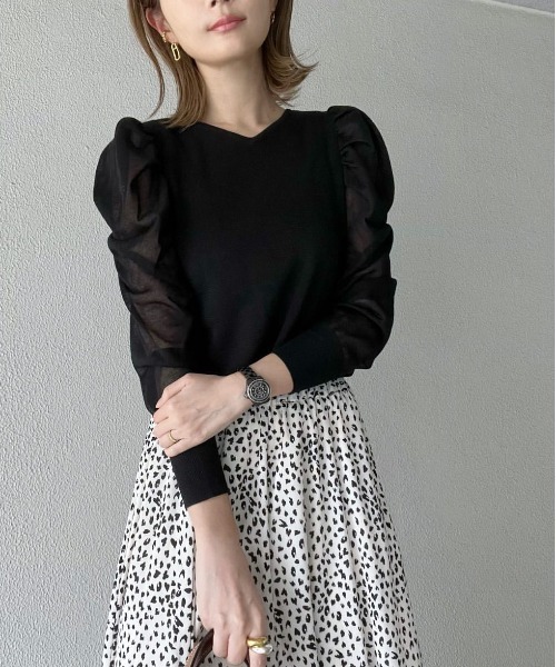 un dix cors（アンディコール）の「オトナ可愛い　2WAYシアーパワショルニット（ニット/セーター・レディース・ホワイト/ブラック/モスグリーン/サンドベージュ・FREE）」の10枚目の写真