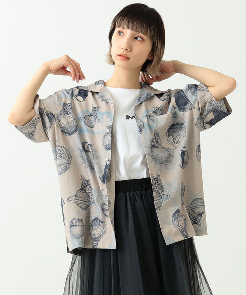 mmts（マミタス）の「365CAT.ART× mmts / 総柄 シャツ（シャツ/ブラウス・レディース・ベージュ/グリーン・SMALL/MEDIUM/LARGE）」の3枚目の写真
