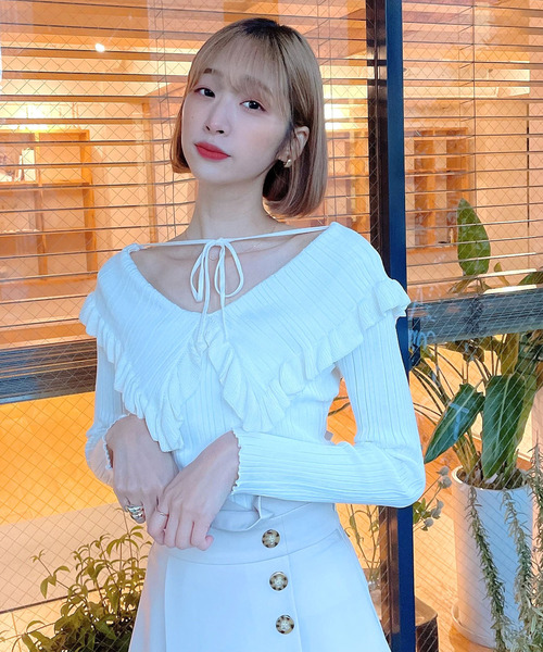 Voyage titty&Co.PETIT（ボヤージュティティアンドコープチ）の「【Voyage titty&Co. PETIT】フリルカラー2wayリブニット（ニット/セーター・レディース・ホワイト/ブラック/ブルー・FREE）」の13枚目の写真