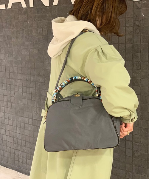 RiNc （リンク）の「【 NOLITA / ノリータ 】ボストン型 ショルダーストラップ付 ハンドバッグ ２Way ショルダーバッグ（ハンドバッグ・レディース・グレー/ブラック・FREE）」の7枚目の写真