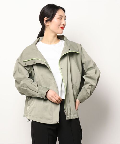 Q（キュー）の「ツイルリラックスブルゾン（マウンテンパーカー・レディース・ベージュ/グリーン系その他・MEDIUM）」の8枚目の写真