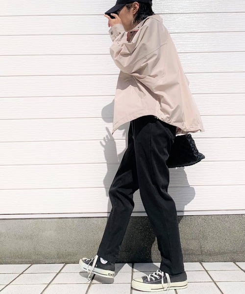 Q（キュー）の「ツイルリラックスブルゾン（マウンテンパーカー・レディース・ベージュ/グリーン系その他・MEDIUM）」の11枚目の写真