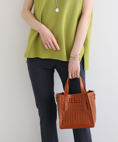 INDIVI(インディヴィ)の「◆【マルチWAY/ポーチ付き】カットメッシュバッグ(ハンドバッグ・レディース・ホワイト/ブラック/ブルー/ブラウン系・00)」の3枚目の写真