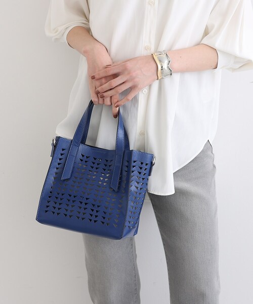 INDIVI(インディヴィ)の「◆【マルチWAY/ポーチ付き】カットメッシュバッグ(ハンドバッグ・レディース・ホワイト/ブラック/ブルー/ブラウン系・00)」の4枚目の写真