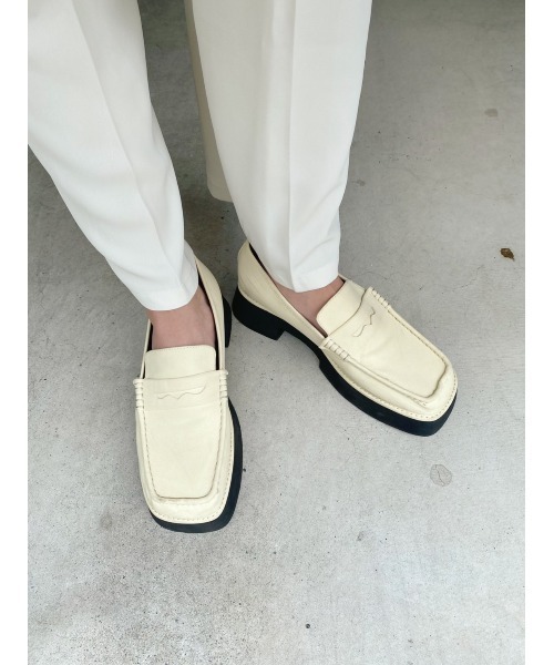 AMAIL(アマイル)の「Bulky sole loafer(ローファー・レディース・ブラック/イエロー/アイボリー・S/M/L)」の3枚目の写真
