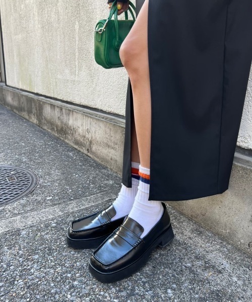 AMAIL(アマイル)の「Bulky sole loafer(ローファー・レディース・ブラック/イエロー/アイボリー・S/M/L)」の1枚目の写真