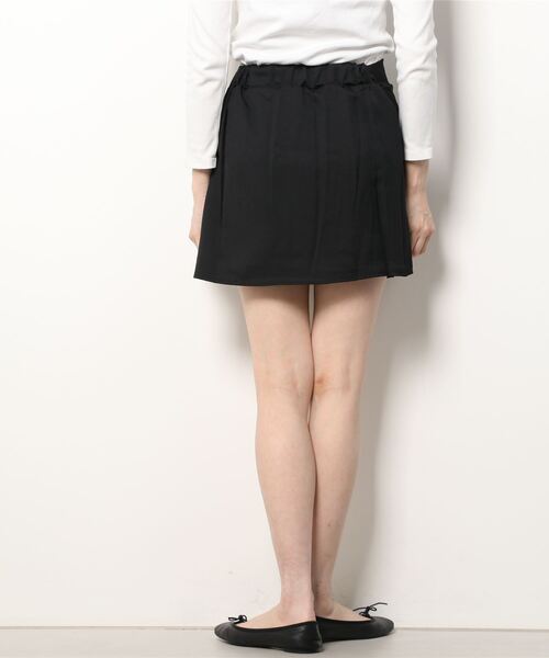 Figments(フィグメンツ)の「サイドプリーツミニスカート(スカート・レディース・ブラック/ベージュ・FREE)」の4枚目の写真