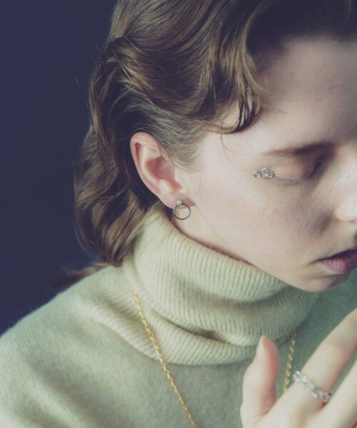 and cloud（アンドクラウド）の「Pearl 4way Pierce / Single（ピアス（片耳用）・レディース・ブラック/シルバー系その他・FREE）」の9枚目の写真