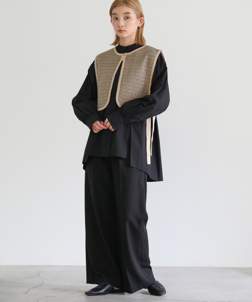 select MOCA（セレクトモカ）の「2022 AW サイドリボンパイピングジャガードニットショートベスト（ベスト・レディース・ベージュ/ブラウン・FREE）」の13枚目の写真