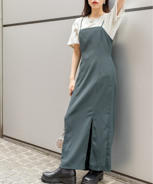 SpRay（スプレイ）の「サイドスリットキャミワンピース（ワンピース・レディース・グレイッシュベージュ/モカ/アイボリー/ブラック/キャメル/ダークグリーン・FREE）」の5枚目の写真