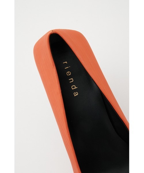rienda（リエンダ）の「スクエアヒールポインテッドパンプス（パンプス・レディース・アイボリー/オレンジ/ブラック・SMALL/MEDIUM/LARGE）」の6枚目の写真