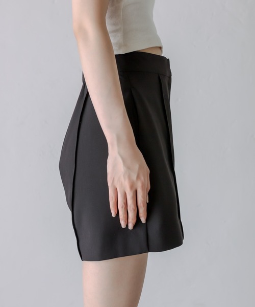 mystic(ミスティック)の「【サイズ展開あり】NEWピンタックショートパンツ(その他パンツ・レディース・ブラック/グレー/オフホワイト/ベージュ・1/2/0)」の22枚目の写真