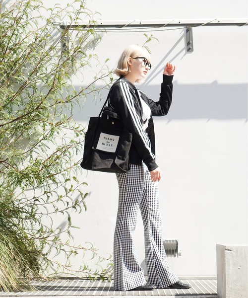 SALON de RUBAN（サロンドルヴァン）の「【SALON de RUBAN / サロン ド ルヴァン】 web限定 2way キャンバストートバッグ（トートバッグ・レディース・ホワイト/ブラック/ホワイト×ブラック・FREE）」の6枚目の写真