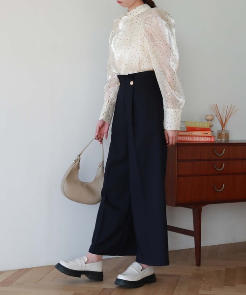 archives(アルシーヴ)の「2WAYフロッキードットブラウス(シャツ/ブラウス・レディース・ブラック/アイボリー/シルバーグレー・MEDIUM)」の16枚目の写真