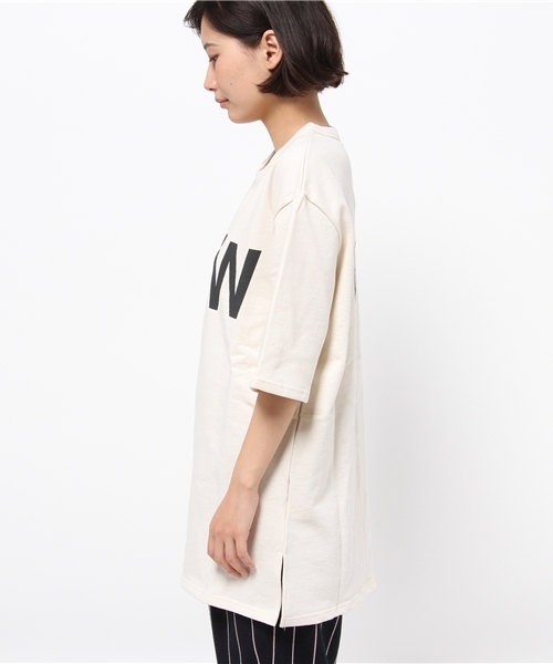 WHO'S WHO gallery(フーズフーギャラリー)の「【THEBIG】NEWYORKビッグTEE(Tシャツ/カットソー・レディース・ホワイト/グレー・FREE)」の4枚目の写真