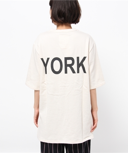 WHO'S WHO gallery(フーズフーギャラリー)の「【THEBIG】NEWYORKビッグTEE(Tシャツ/カットソー・レディース・ホワイト/グレー・FREE)」の5枚目の写真