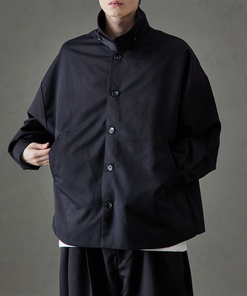 cussil(クシル)の「【cussil/クシル】ドレスツイル 2wayハイネックワイドスリーブジャケット(ブルゾン・メンズ・チャコールグレー/ブラック/オフホワイト・M/S/L)」の8枚目の写真