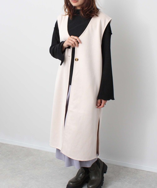 toucher du brise(トゥシェドブリーズ)の「カットスエードVネック脇スリットジレ(ベスト・レディース・ブラック/グレー/オフホワイト/グリーン・M)」の10枚目の写真