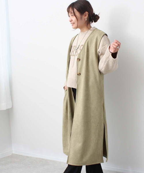 toucher du brise(トゥシェドブリーズ)の「カットスエードVネック脇スリットジレ(ベスト・レディース・ブラック/グレー/オフホワイト/グリーン・M)」の7枚目の写真