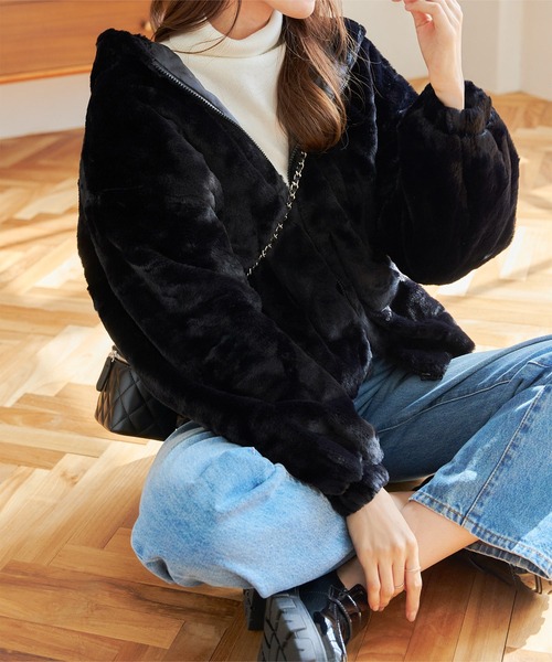 KOBE LETTUCE（コウベレタス）の「フェイクファーパーカー（パーカー・レディース・アイボリー/ブラウン系/ピンクベージュ/チャコール/グレイッシュベージュ/ブラック・FREE）」の3枚目の写真