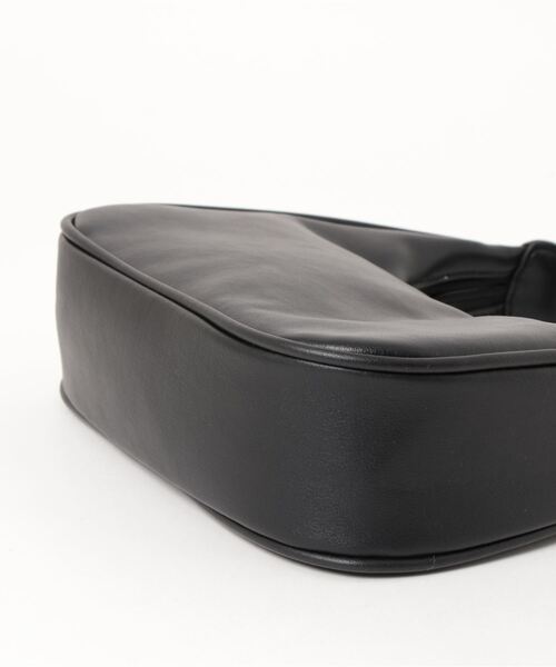 IAMUSE（アイアミューズ）の「フェイクレザーサイドベルトショルダーバッグ S0838【IAMUSE】（ショルダーバッグ・レディース・ホワイト/ブラック・FREE）」の17枚目の写真