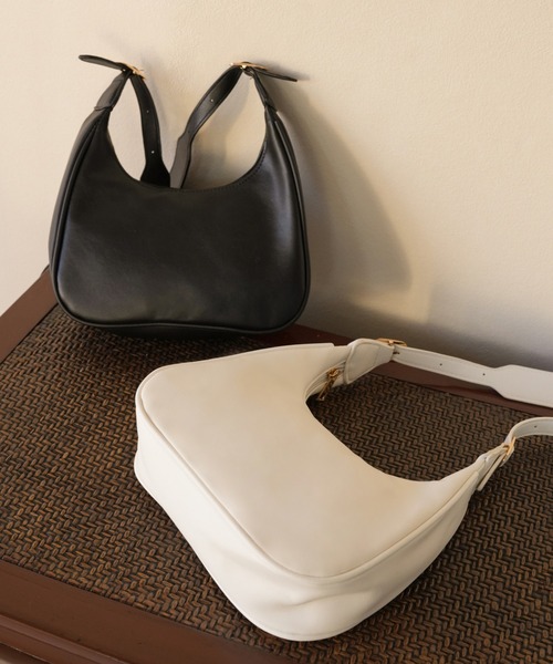 IAMUSE（アイアミューズ）の「フェイクレザーサイドベルトショルダーバッグ S0838【IAMUSE】（ショルダーバッグ・レディース・ホワイト/ブラック・FREE）」の9枚目の写真