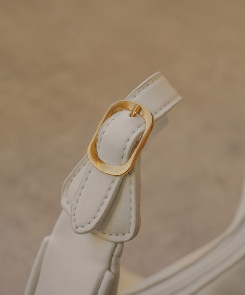 IAMUSE（アイアミューズ）の「フェイクレザーサイドベルトショルダーバッグ S0838【IAMUSE】（ショルダーバッグ・レディース・ホワイト/ブラック・FREE）」の11枚目の写真