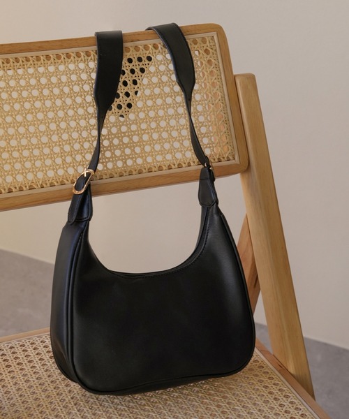 IAMUSE（アイアミューズ）の「フェイクレザーサイドベルトショルダーバッグ S0838【IAMUSE】（ショルダーバッグ・レディース・ホワイト/ブラック・FREE）」の7枚目の写真