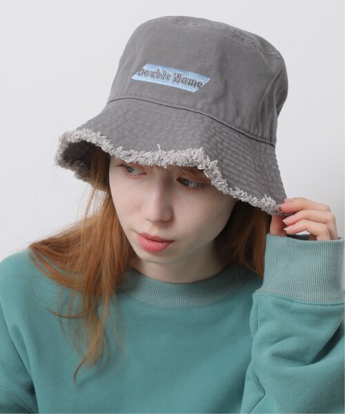 DOUBLE NAME（ダブルネーム）の「ロゴ刺繍フリンジバケットハット（ハット・レディース・チャコールグレー/オレンジ/キナリ・FREE）」の3枚目の写真