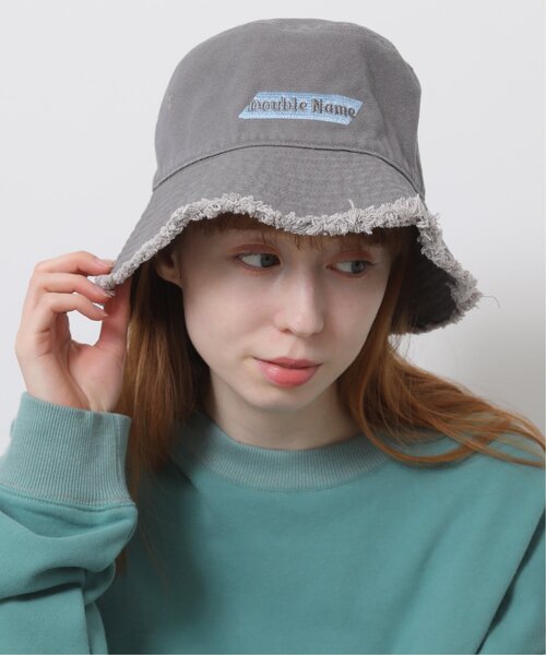 DOUBLE NAME（ダブルネーム）の「ロゴ刺繍フリンジバケットハット（ハット・レディース・チャコールグレー/オレンジ/キナリ・FREE）」の4枚目の写真