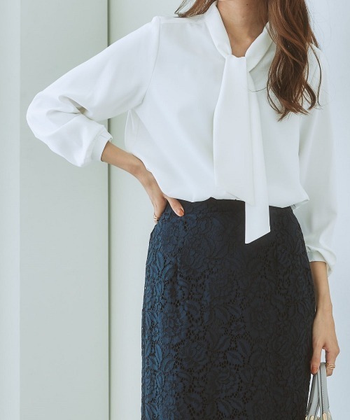 7days Life Styling（セブンデイズライフスタイリング）の「【販売終了】ストレッチパウダーサテンボウタイブラウス（シャツ/ブラウス・レディース・ネイビー/オフホワイト/ライトグレー/ミント/グレイッシュベージュ/ピンクベージュ/サックスブルー・M/S/LL/L）」の8枚目の写真