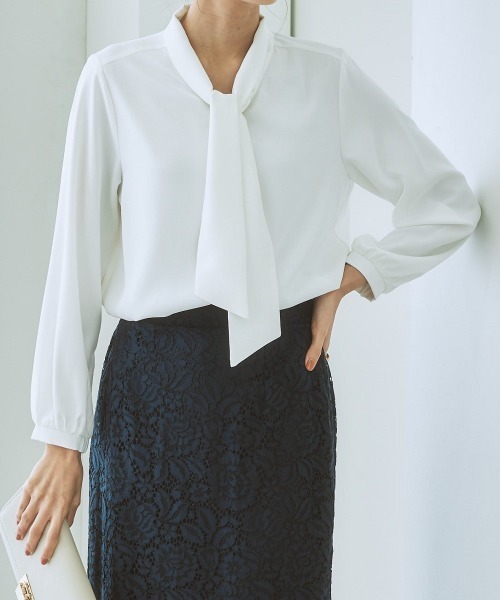 7days Life Styling（セブンデイズライフスタイリング）の「【販売終了】ストレッチパウダーサテンボウタイブラウス（シャツ/ブラウス・レディース・ネイビー/オフホワイト/ライトグレー/ミント/グレイッシュベージュ/ピンクベージュ/サックスブルー・M/S/LL/L）」の9枚目の写真