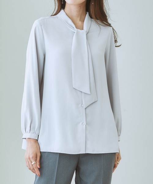7days Life Styling（セブンデイズライフスタイリング）の「【販売終了】ストレッチパウダーサテンボウタイブラウス（シャツ/ブラウス・レディース・ネイビー/オフホワイト/ライトグレー/ミント/グレイッシュベージュ/ピンクベージュ/サックスブルー・M/S/LL/L）」の20枚目の写真