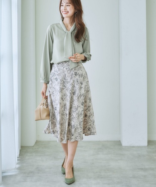 7days Life Styling（セブンデイズライフスタイリング）の「【販売終了】ストレッチパウダーサテンボウタイブラウス（シャツ/ブラウス・レディース・ネイビー/オフホワイト/ライトグレー/ミント/グレイッシュベージュ/ピンクベージュ/サックスブルー・M/S/LL/L）」の15枚目の写真