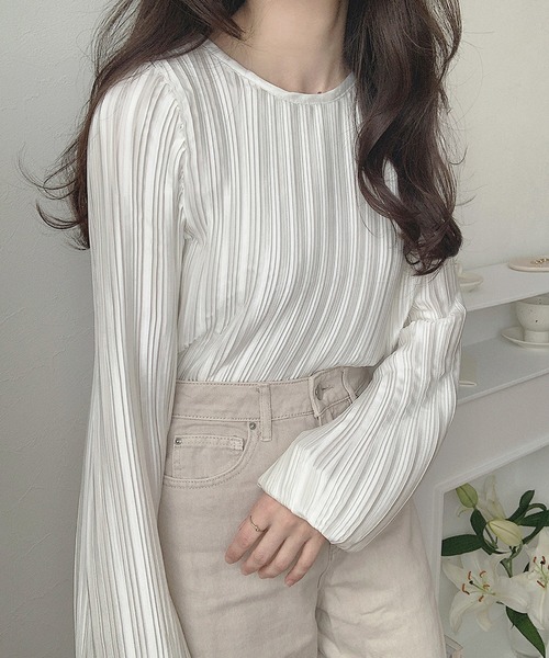 LAUIR（ラウアー）の「ボリュームスリーブプリーツブラウス（シャツ