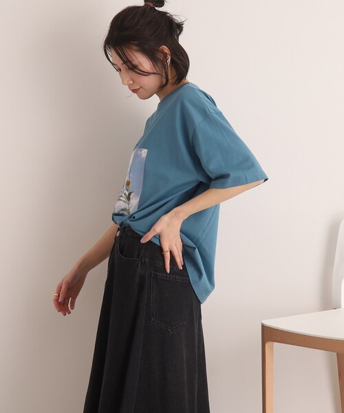 SHOO・LA・RUE（シューラルー）の「◆【プチプラ/コットン100％】選べるプリント バリエーション 大人きれい 半袖Tシャツ（Tシャツ/カットソー・レディース・ホワイト系7/ホワイト系9/ブラック系/ダークグリーン系4/チャコール/ブラック系3/ピンク系/ブラウン系その他5/ネイビー系6/ゴールド系その他5/ホワイト系3/オフホワイト・04/03/02）」の22枚目の写真