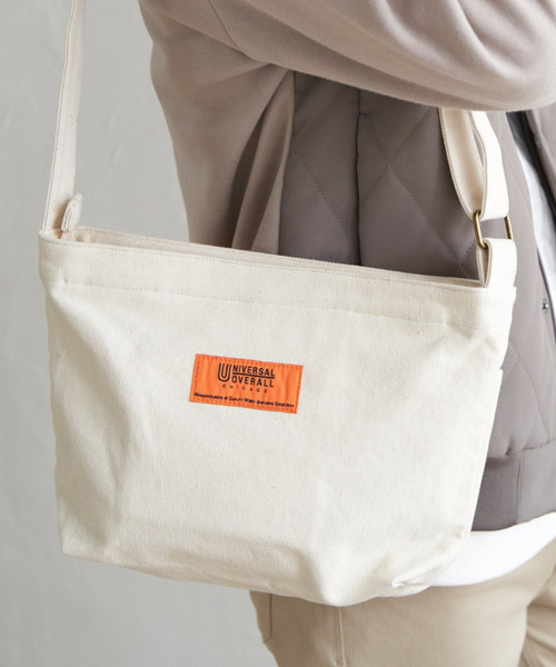 UNIVERSAL OVERALL（ユニバーサルオーバーオール）の「UNIVERSAL OVERALL キャンバスショルダーバッグ（ショルダーバッグ・メンズ・ブラック/オフホワイト/キャメル・FREE）」の13枚目の写真