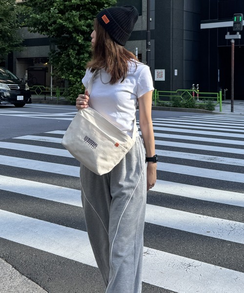 UNIVERSAL OVERALL（ユニバーサルオーバーオール）の「UNIVERSAL OVERALL キャンバスショルダーバッグ（ショルダーバッグ・メンズ・ブラック/オフホワイト/キャメル・FREE）」の17枚目の写真