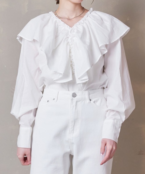 Lull（ルル）の「【Lull / ルル】ラッフルフリルブラウス（シャツ/ブラウス・レディース・ライトグレー/ブルー/ブラック/ホワイト・ONESIZE）」の2枚目の写真