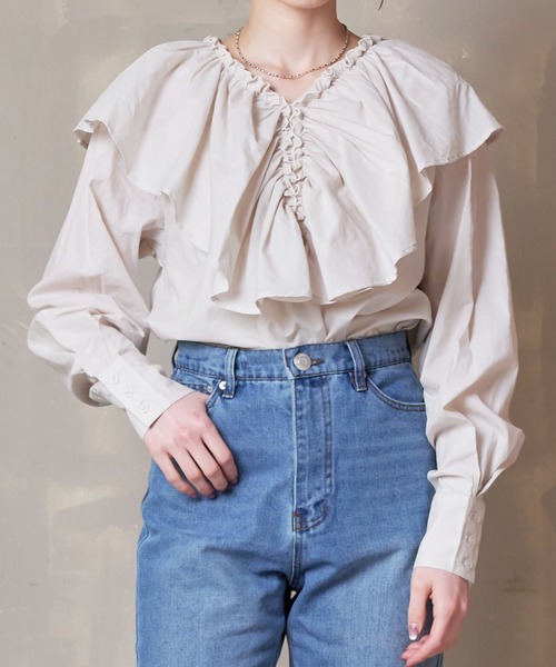 Lull（ルル）の「【Lull / ルル】ラッフルフリルブラウス（シャツ/ブラウス・レディース・ライトグレー/ブルー/ブラック/ホワイト・ONESIZE）」の4枚目の写真