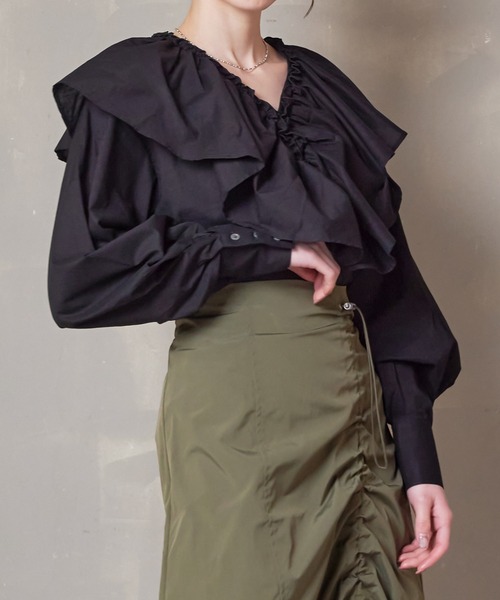 Lull（ルル）の「【Lull / ルル】ラッフルフリルブラウス（シャツ/ブラウス・レディース・ライトグレー/ブルー/ブラック/ホワイト・ONESIZE）」の3枚目の写真