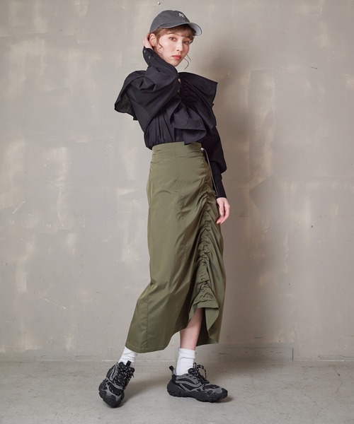 Lull（ルル）の「【Lull / ルル】ラッフルフリルブラウス（シャツ/ブラウス・レディース・ライトグレー/ブルー/ブラック/ホワイト・ONESIZE）」の16枚目の写真