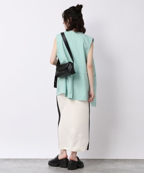 JEANASIS(ジーナシス)の「ハイウエストラインジャージスカート/195789(スカート・レディース・ホワイト/ブラック/カーキ・FREE)」の4枚目の写真