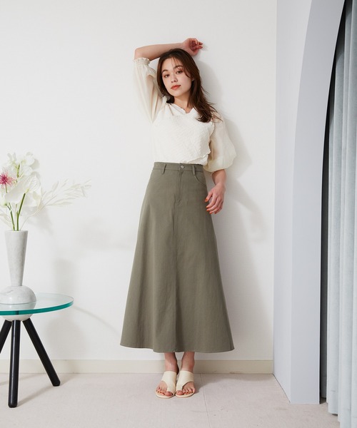 mysty woman(ミスティウーマン)の「カシュクール異素材プルオーバー 904313(シャツ/ブラウス・レディース・ブラック/オフホワイト/ライトグリーン/ブルー/モカ・FREE)」の22枚目の写真