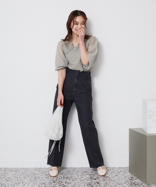 mysty woman(ミスティウーマン)の「カシュクール異素材プルオーバー 904313(シャツ/ブラウス・レディース・ブラック/オフホワイト/ライトグリーン/ブルー/モカ・FREE)」の9枚目の写真