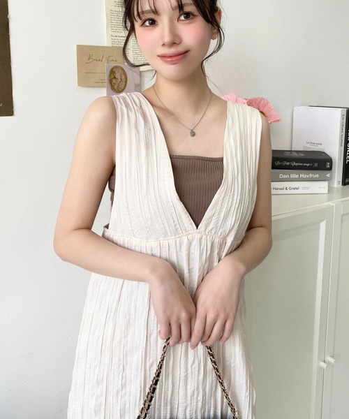 moment+（モーメントプラス）の「シワ加工Vネックジャンスカ/ワンピース（ジャンパースカート・レディース・ブラック/ナチュラル・M/L）」の16枚目の写真