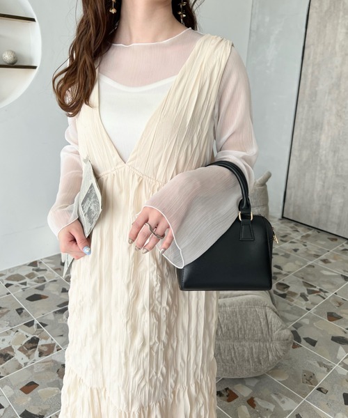 moment+（モーメントプラス）の「シワ加工Vネックジャンスカ/ワンピース（ジャンパースカート・レディース・ブラック/ナチュラル・M/L）」の12枚目の写真