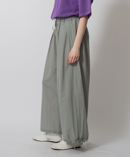 D.TT.K(ディティーティーケー)の「【ユニセックスアイテム】NYLON BALLOON TROUSERS ナイロン バルーンシルエット パンツ(カーゴパンツ・メンズ・ダークグレー/ライトグレー/ワイン系・FREE)」の8枚目の写真