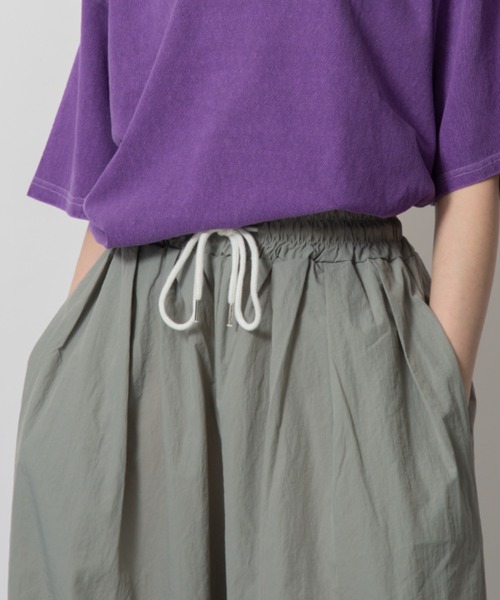 D.TT.K(ディティーティーケー)の「【ユニセックスアイテム】NYLON BALLOON TROUSERS ナイロン バルーンシルエット パンツ(カーゴパンツ・メンズ・ダークグレー/ライトグレー/ワイン系・FREE)」の10枚目の写真